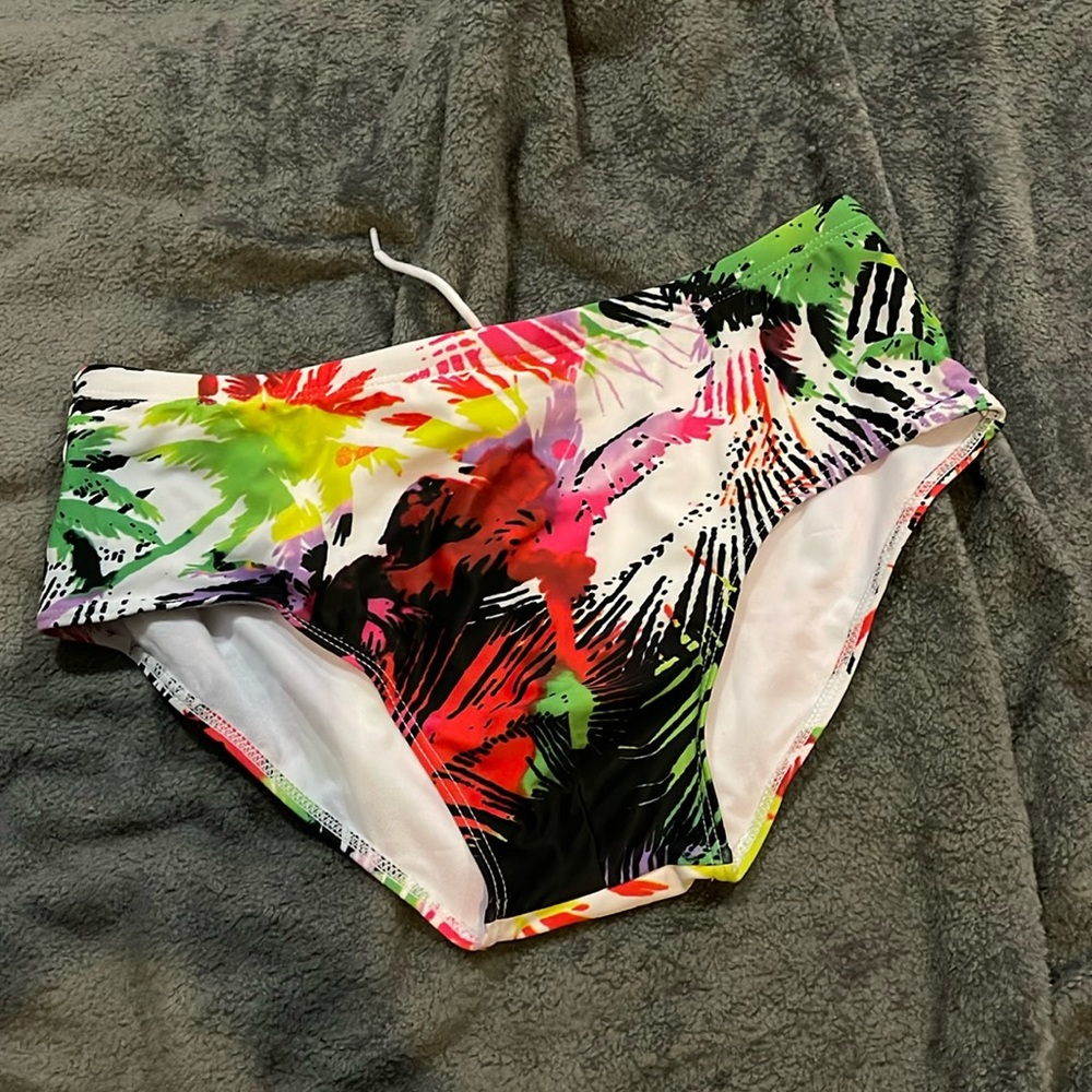 NWOT men’s Tadlee swim briefs xl